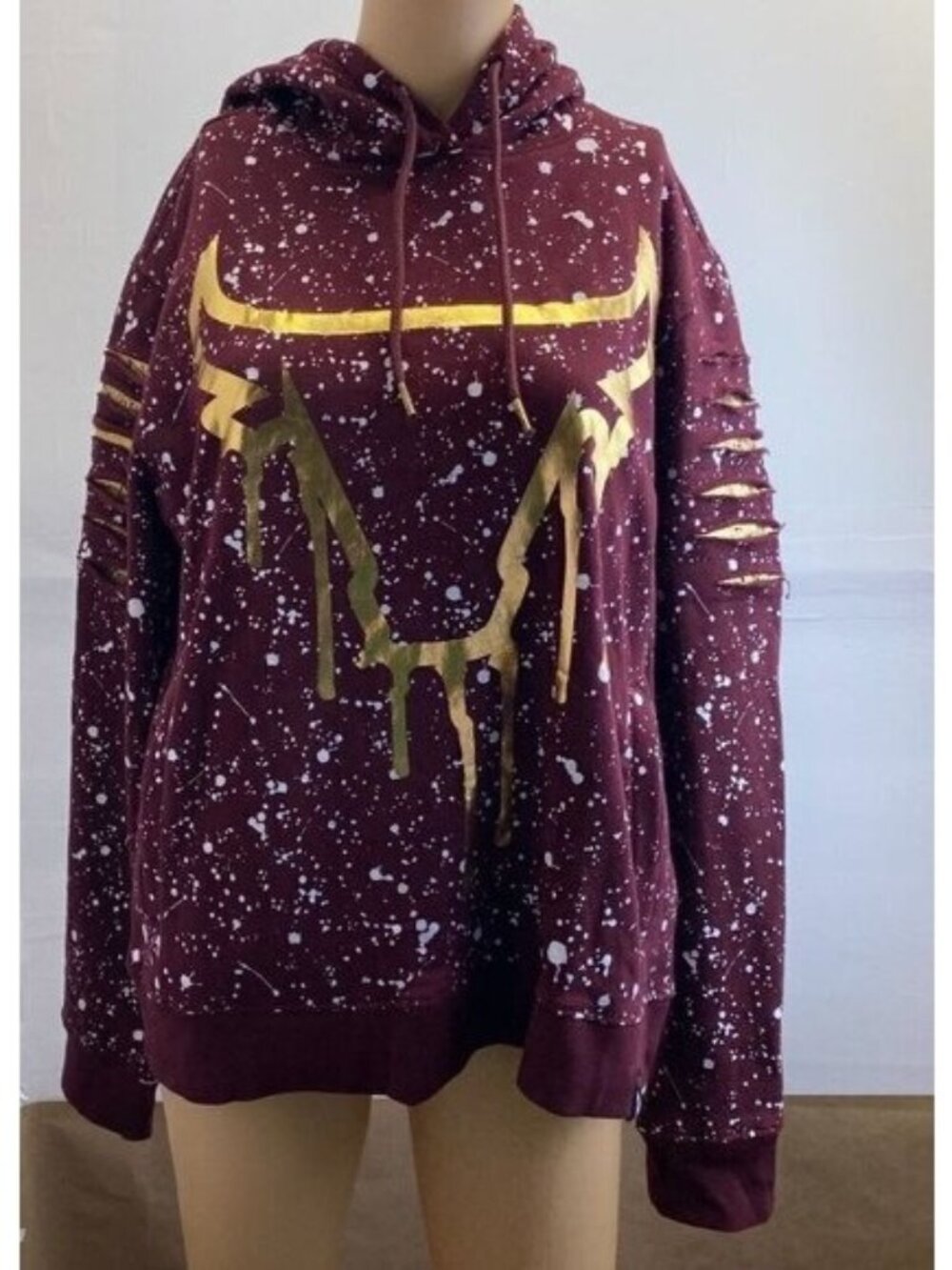 Switch Remarkable Burgundy Splatter Print Hoodie With Golden Bull Design Large